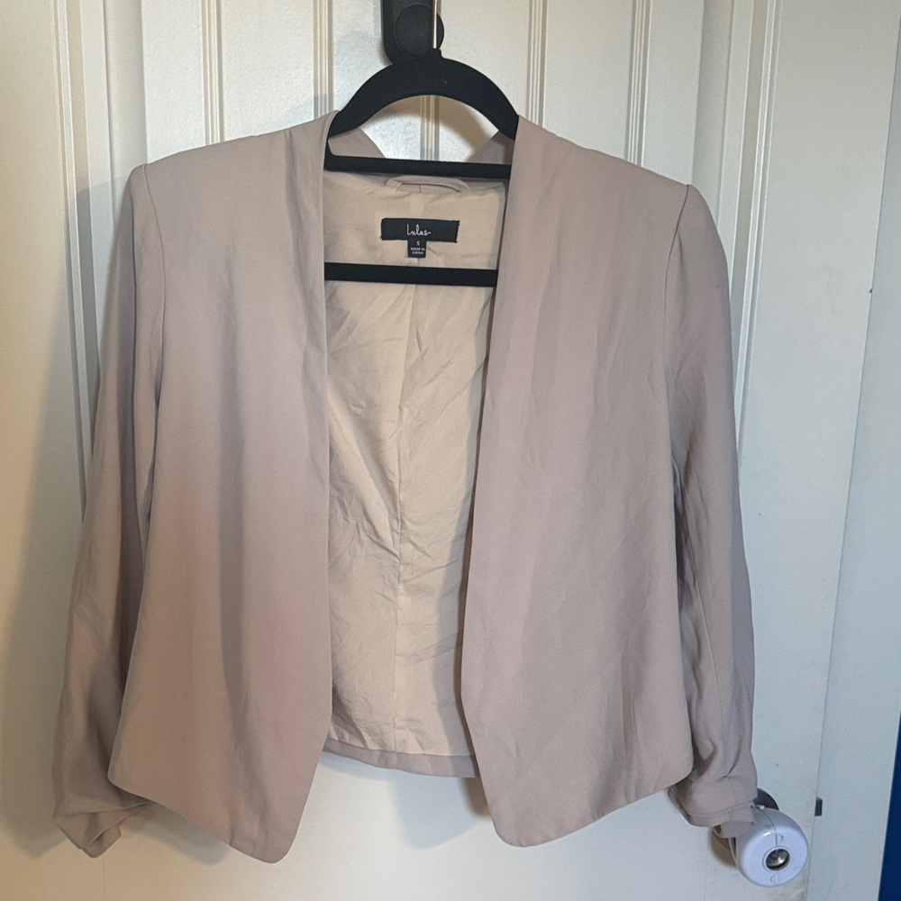 Lulu’s Light Beige/ Cream Blazer